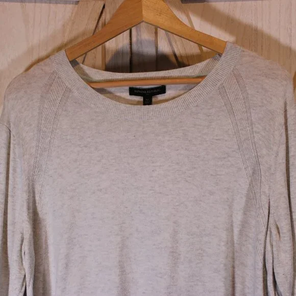 Banana Republic Women's Sweater Light Gray Crew Neck Size XL - Picture 3 of 7
